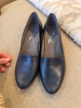 AEROSOLES Navy Leather Slip-On Loafers